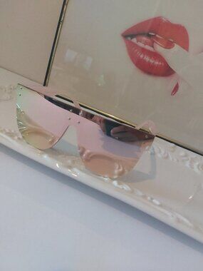 Unbranded Oversized pink mirror sunglasses